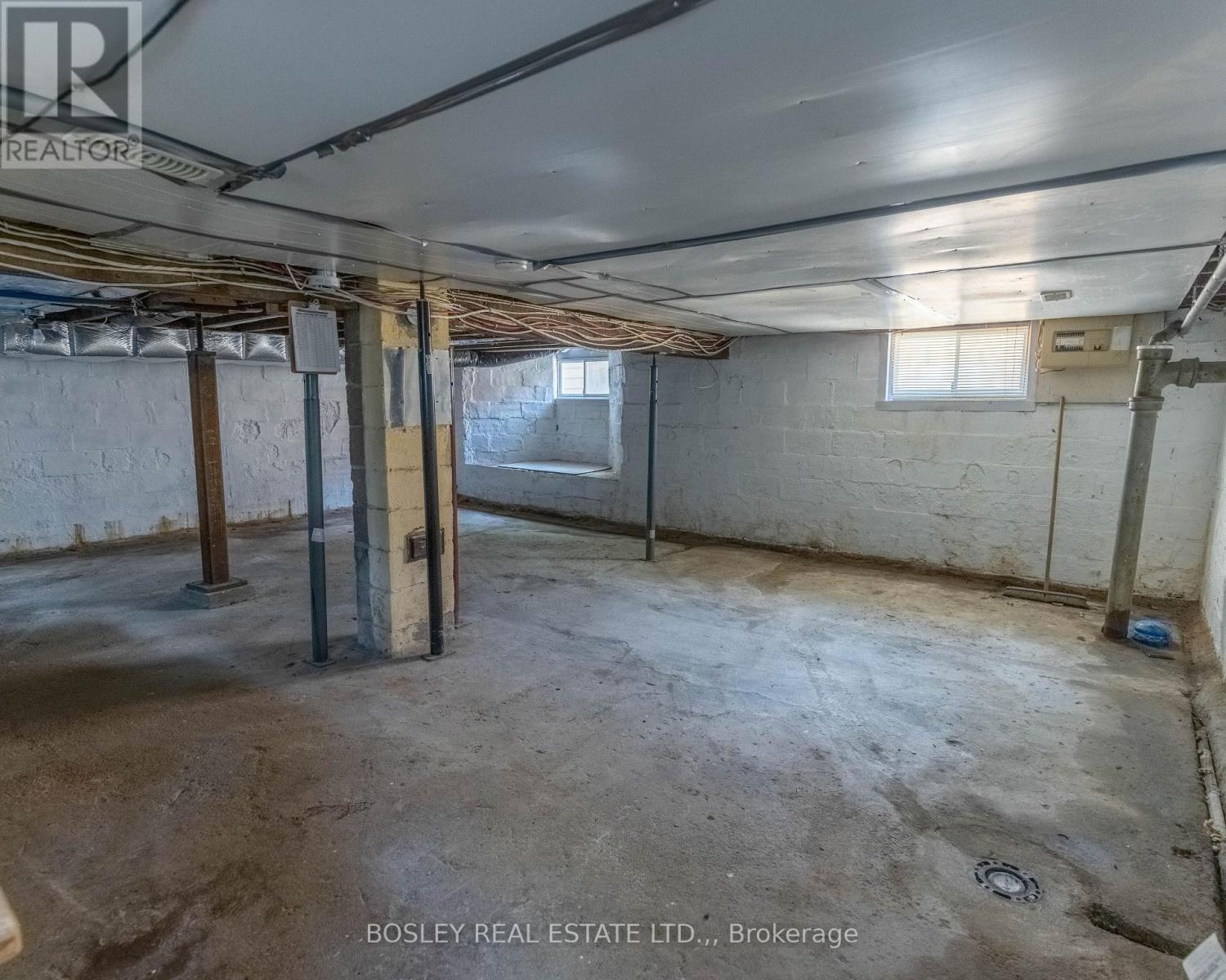 4466 FOURTH AVENUE - 29