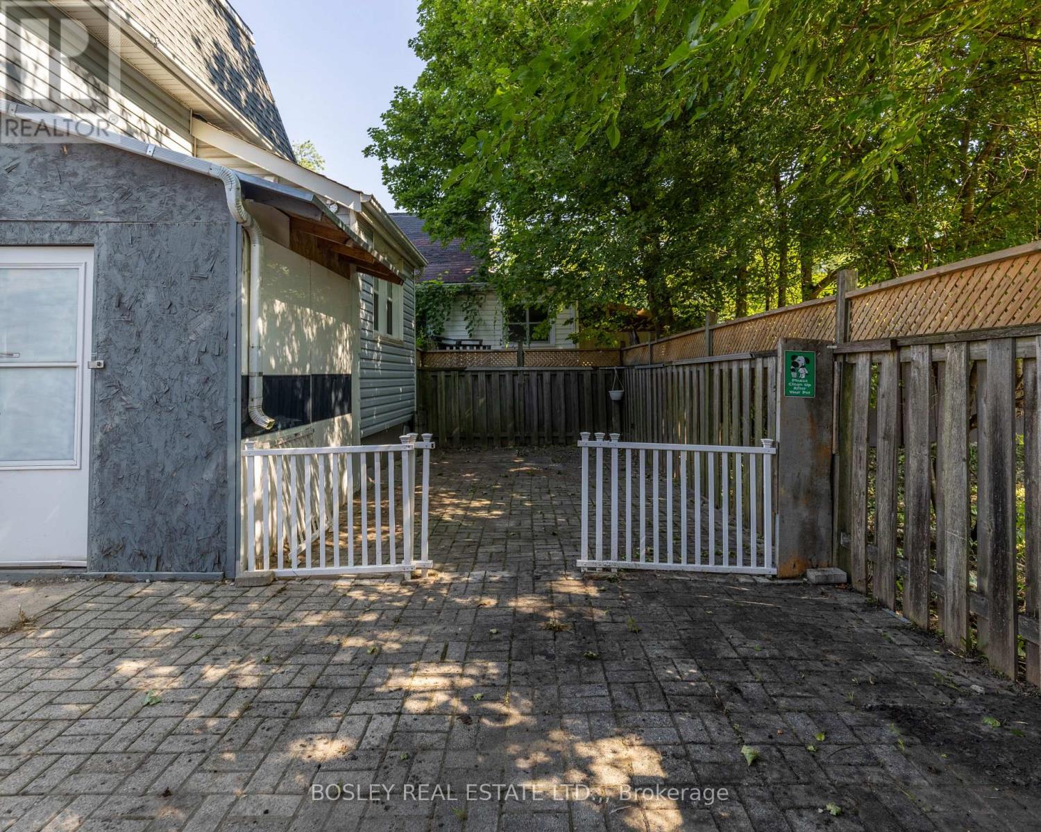 4466 FOURTH AVENUE - 33