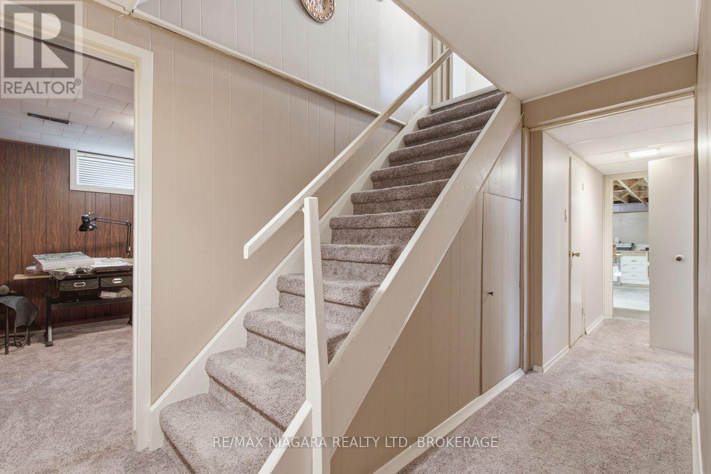 82 LAKESHORE ROAD - 19