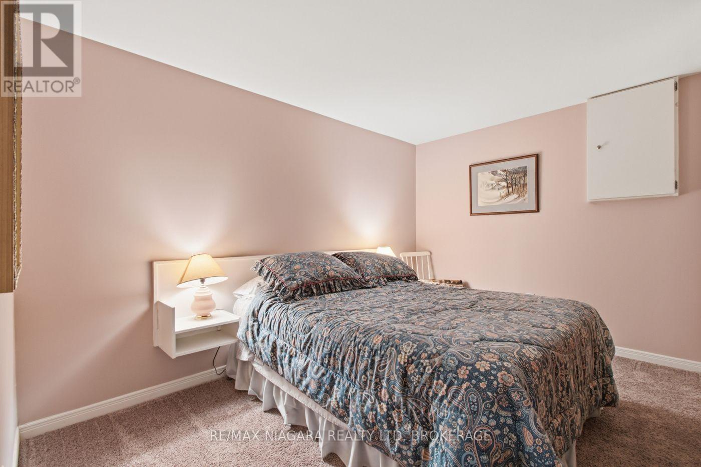 82 LAKESHORE ROAD - 21