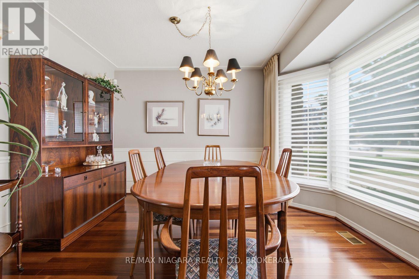 82 LAKESHORE ROAD - 4