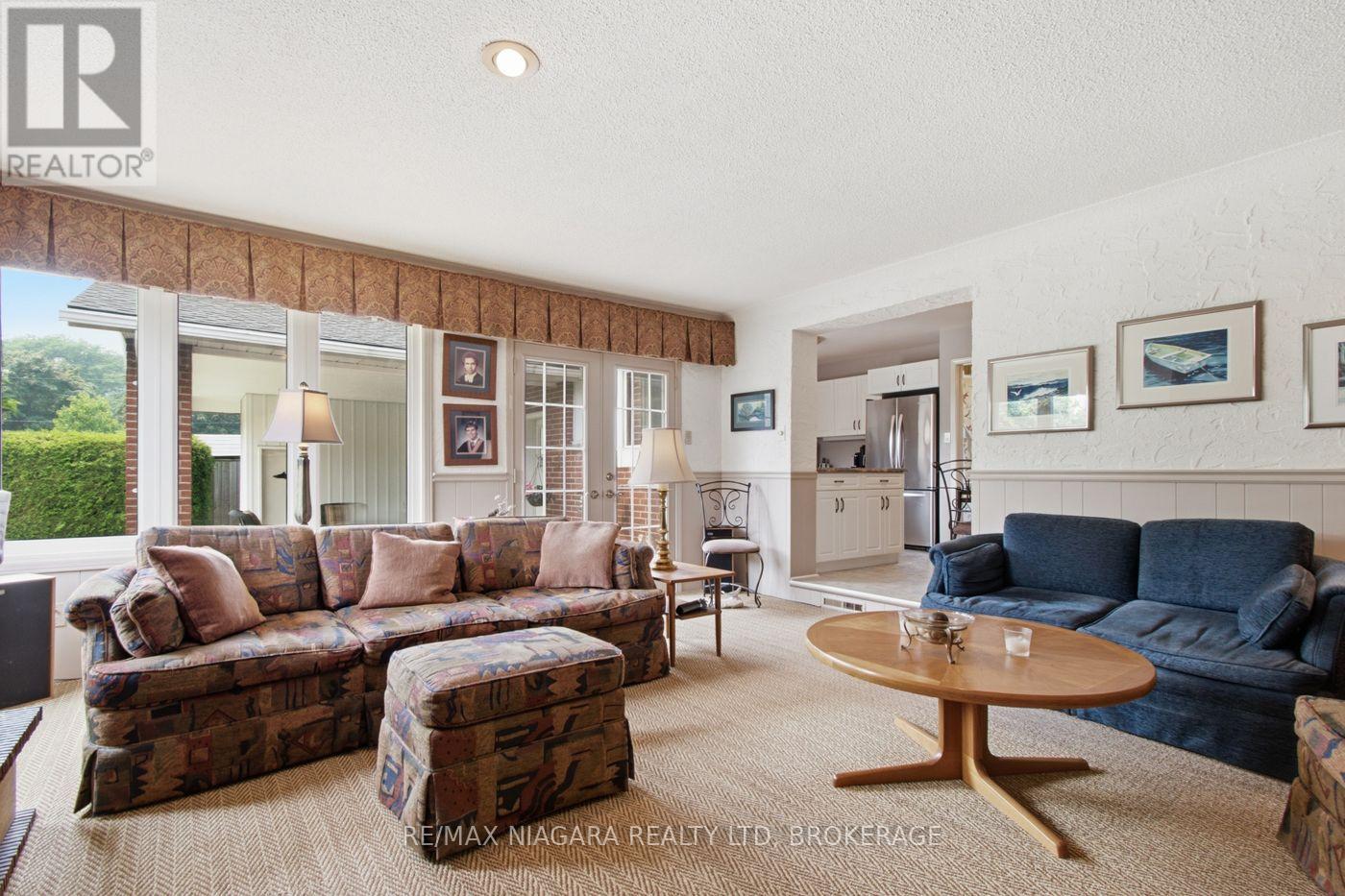 82 LAKESHORE ROAD - 5