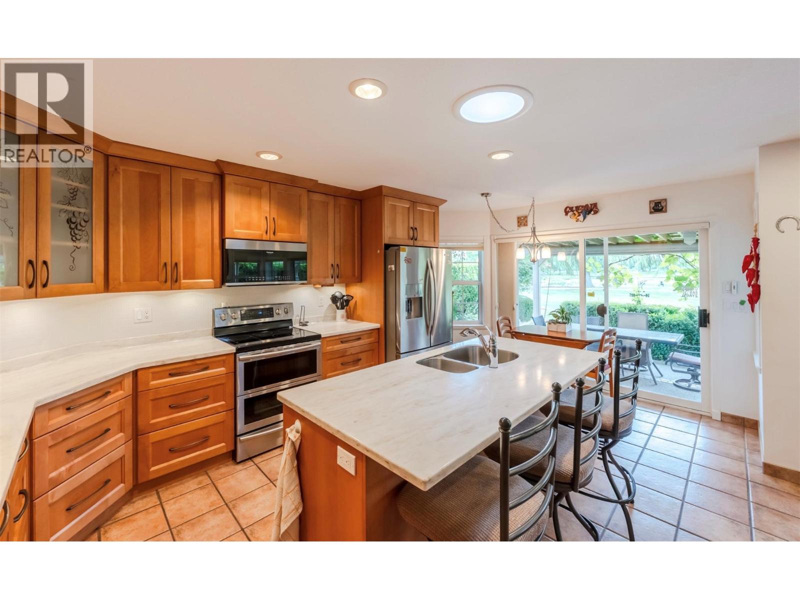 #110 801 Comox Street - 36