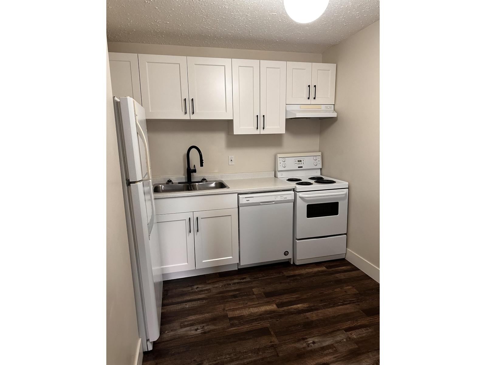 1 Bed, 1 Bath House for Rent in Chilliwack – 45749 SPADINA AVENUE, Chilliwack Downtown – MLS# R3147695 - Image 2