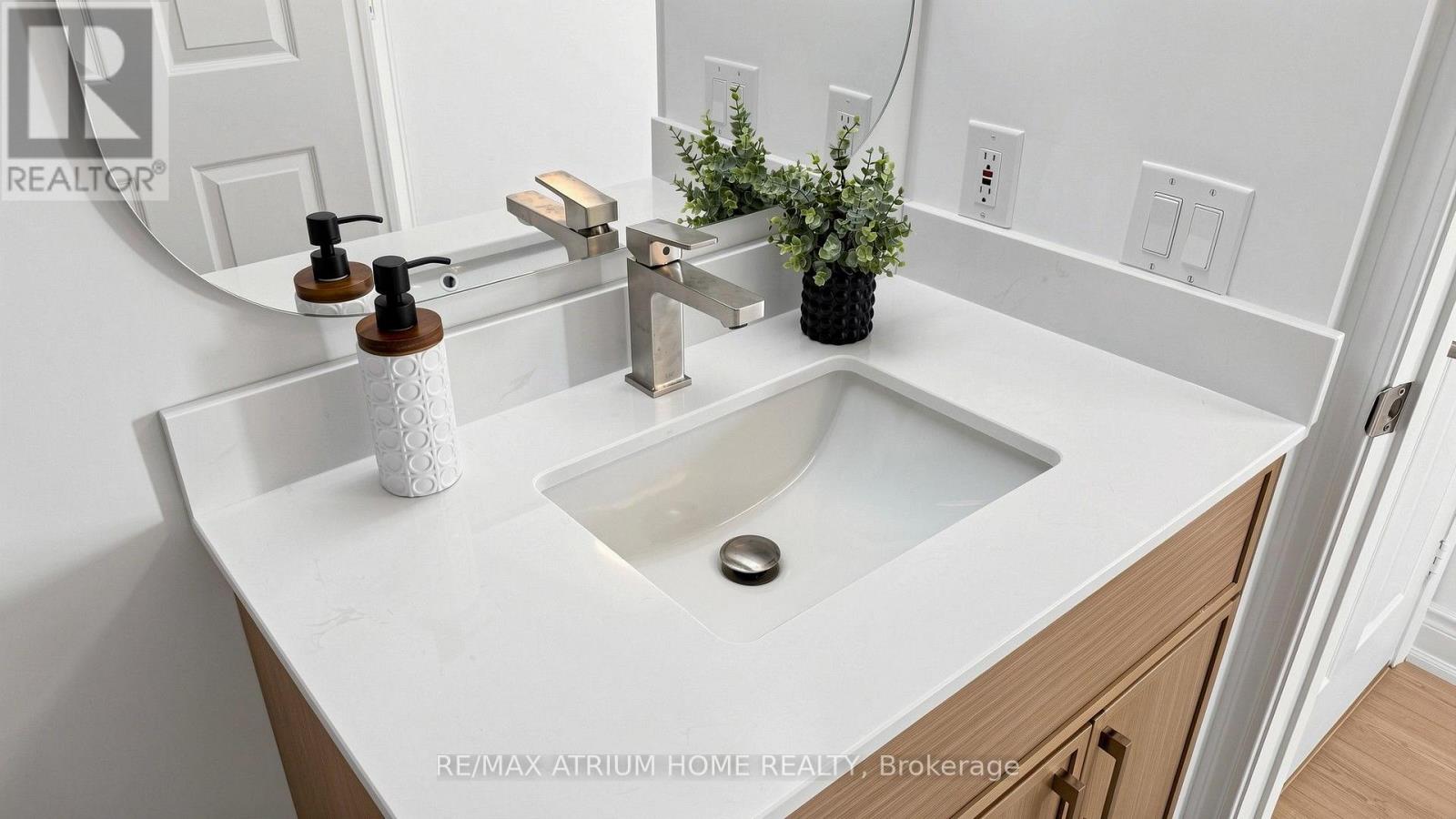 #2207 33 EMPRESS AVENUE - 35