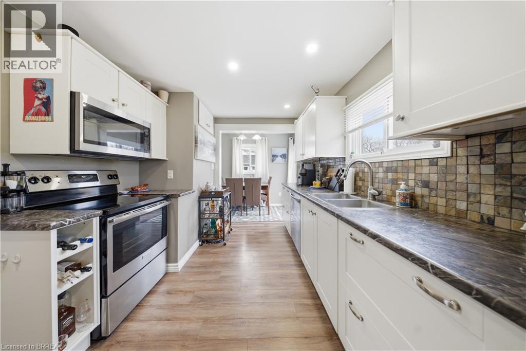 64 RICHARDSON Street - 11