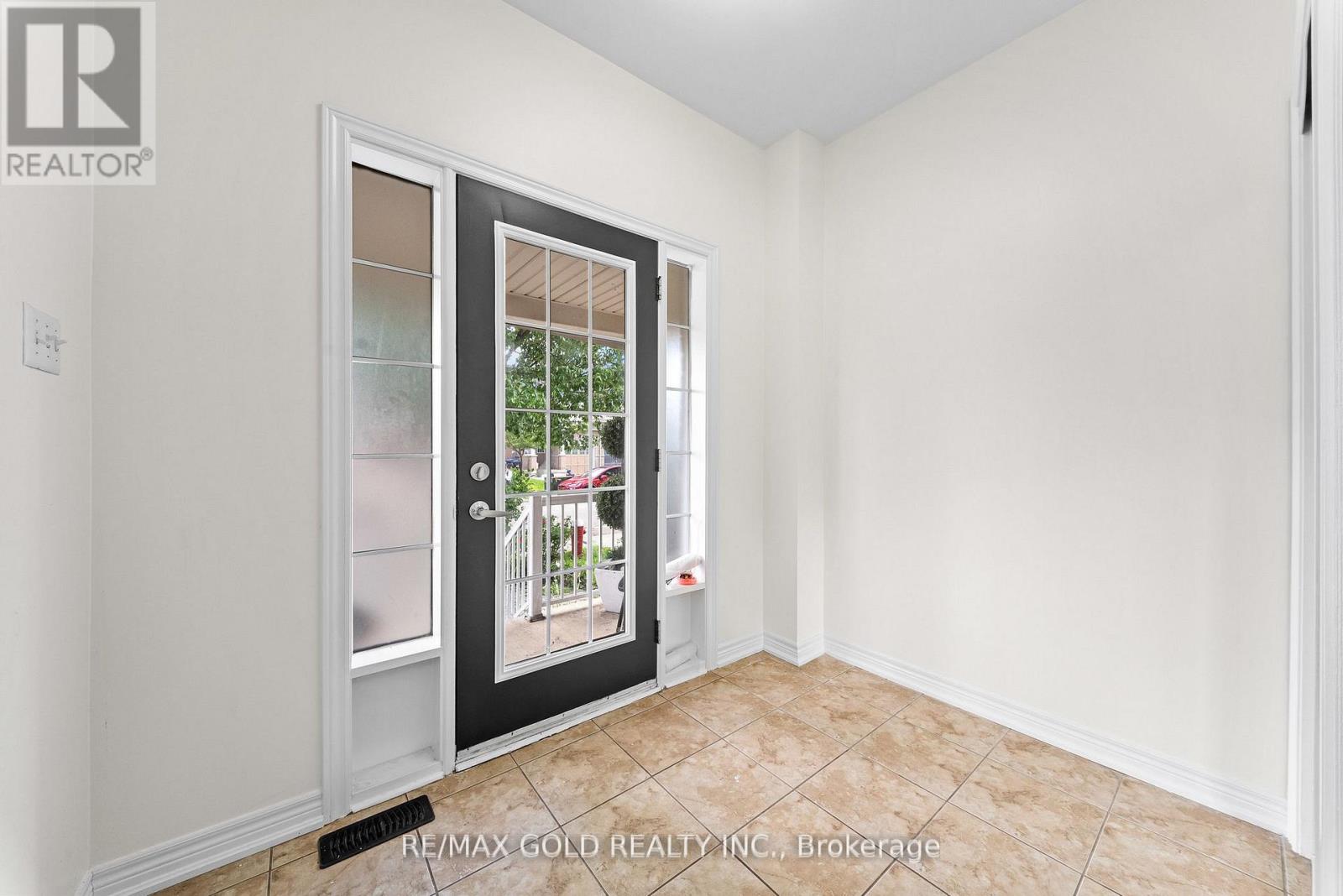 25 FRENCHPARK CIRCLE - 13