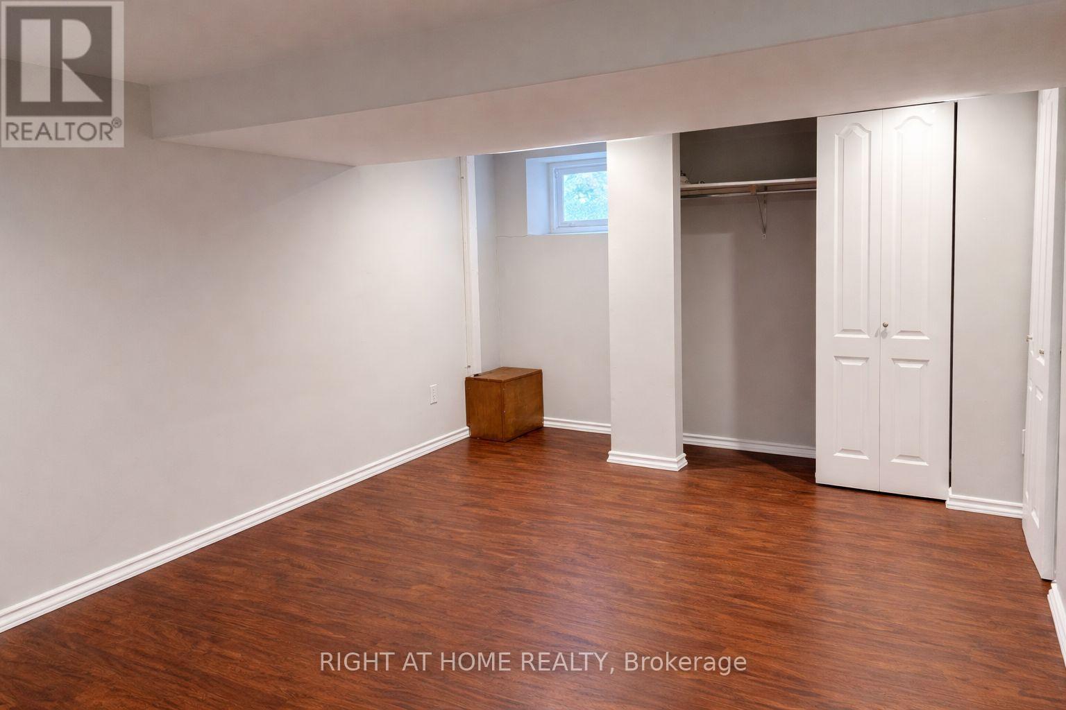 317 QUEEN STREET S - 13