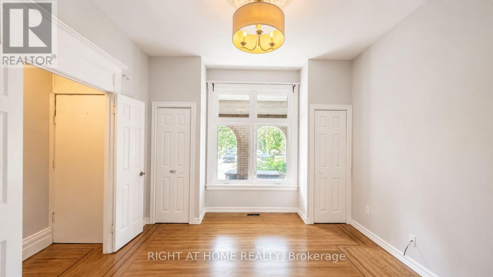 317 QUEEN STREET S - 4