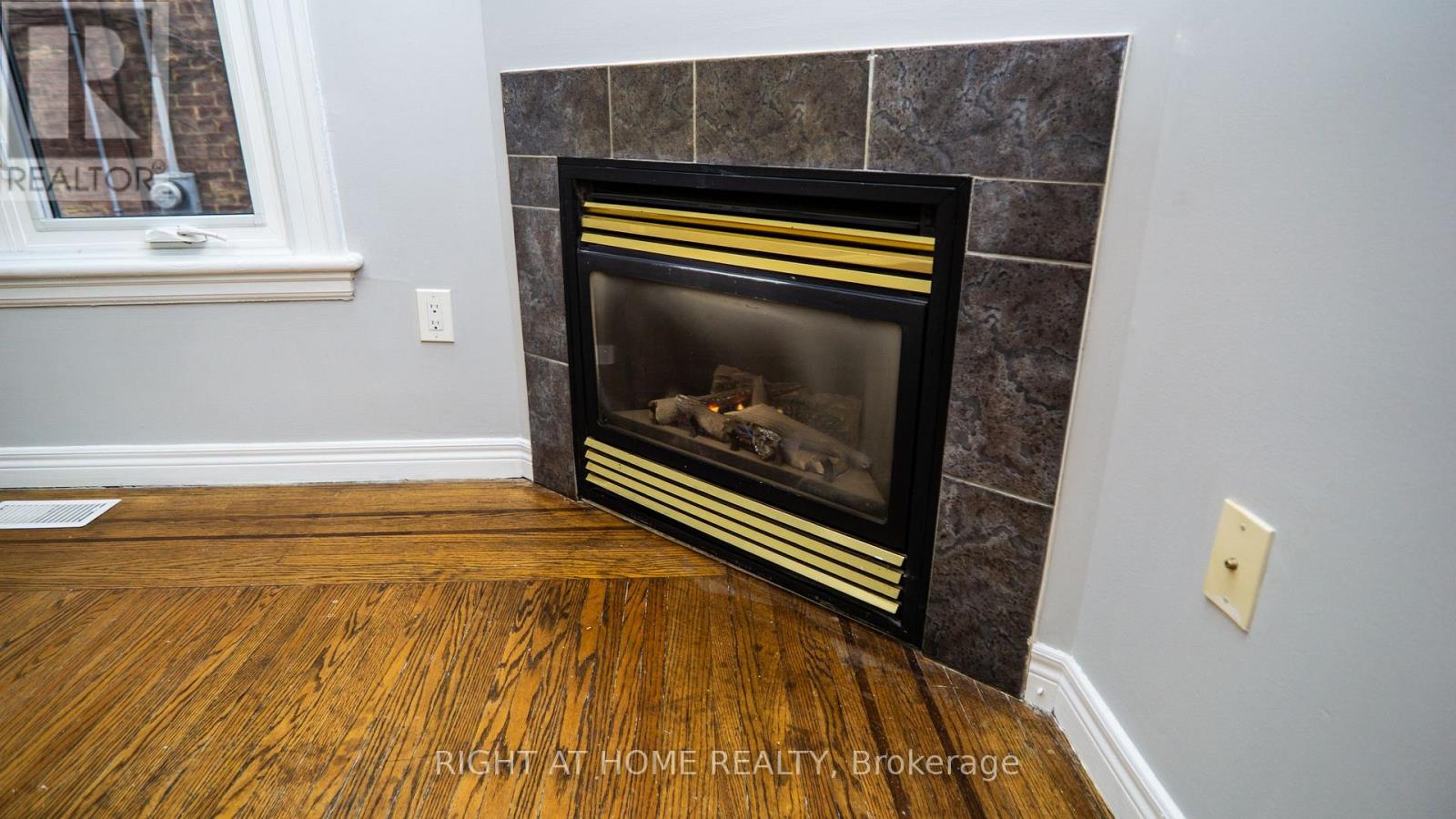 317 QUEEN STREET S - 5