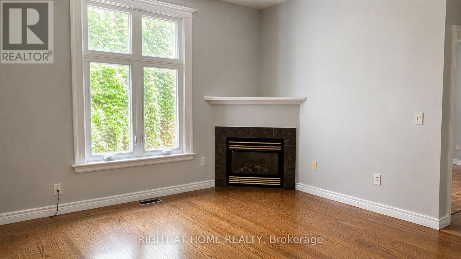 317 QUEEN STREET S - 6