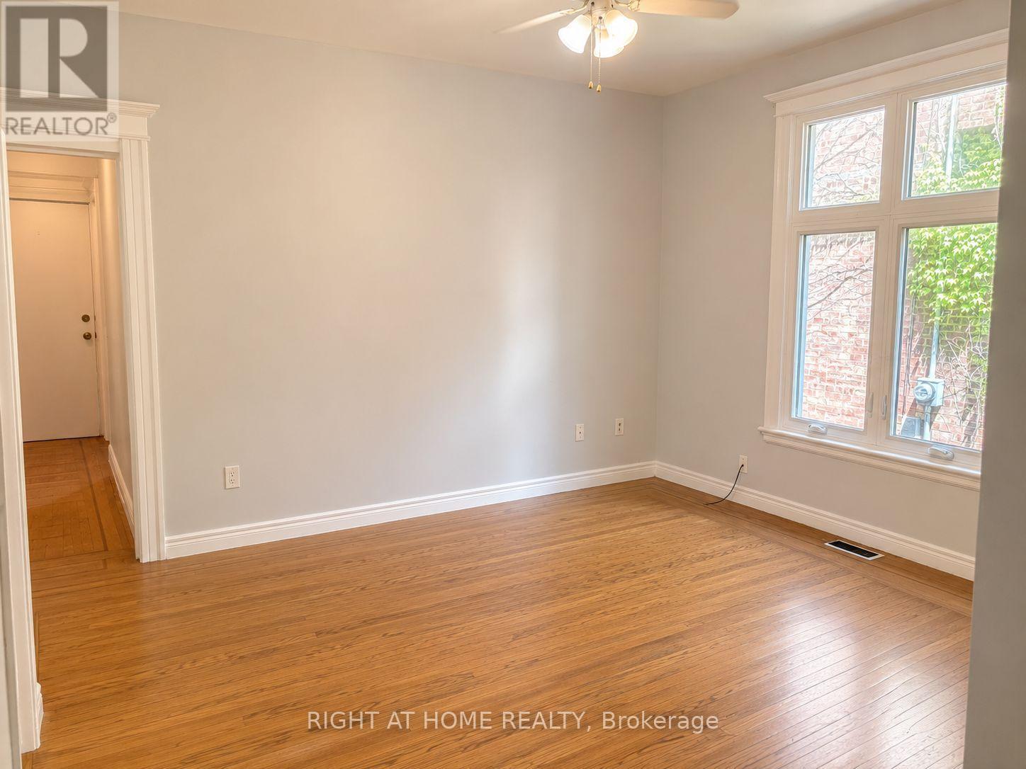 317 QUEEN STREET S - 9