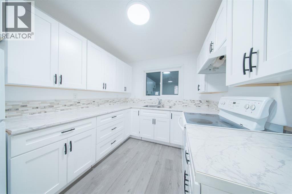 5402 54 Avenue - 3