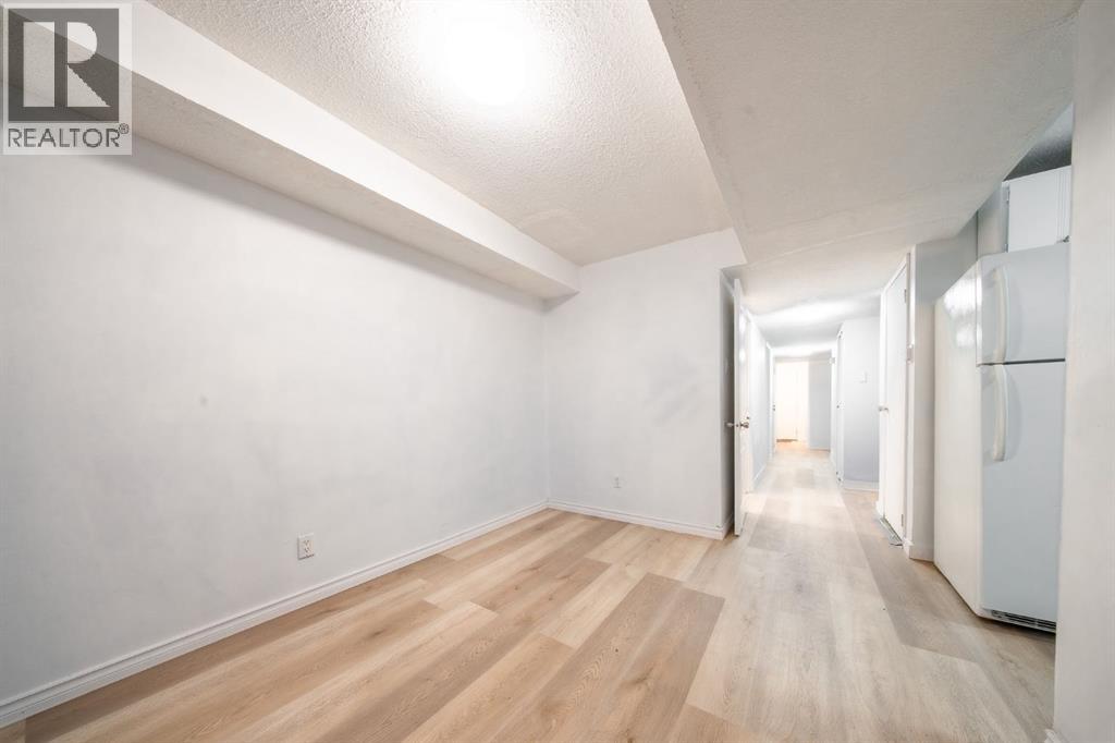 5402 54 Avenue - 10