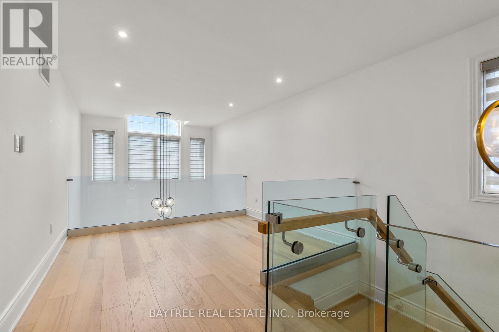 162 BATHURST GLEN DRIVE - 10