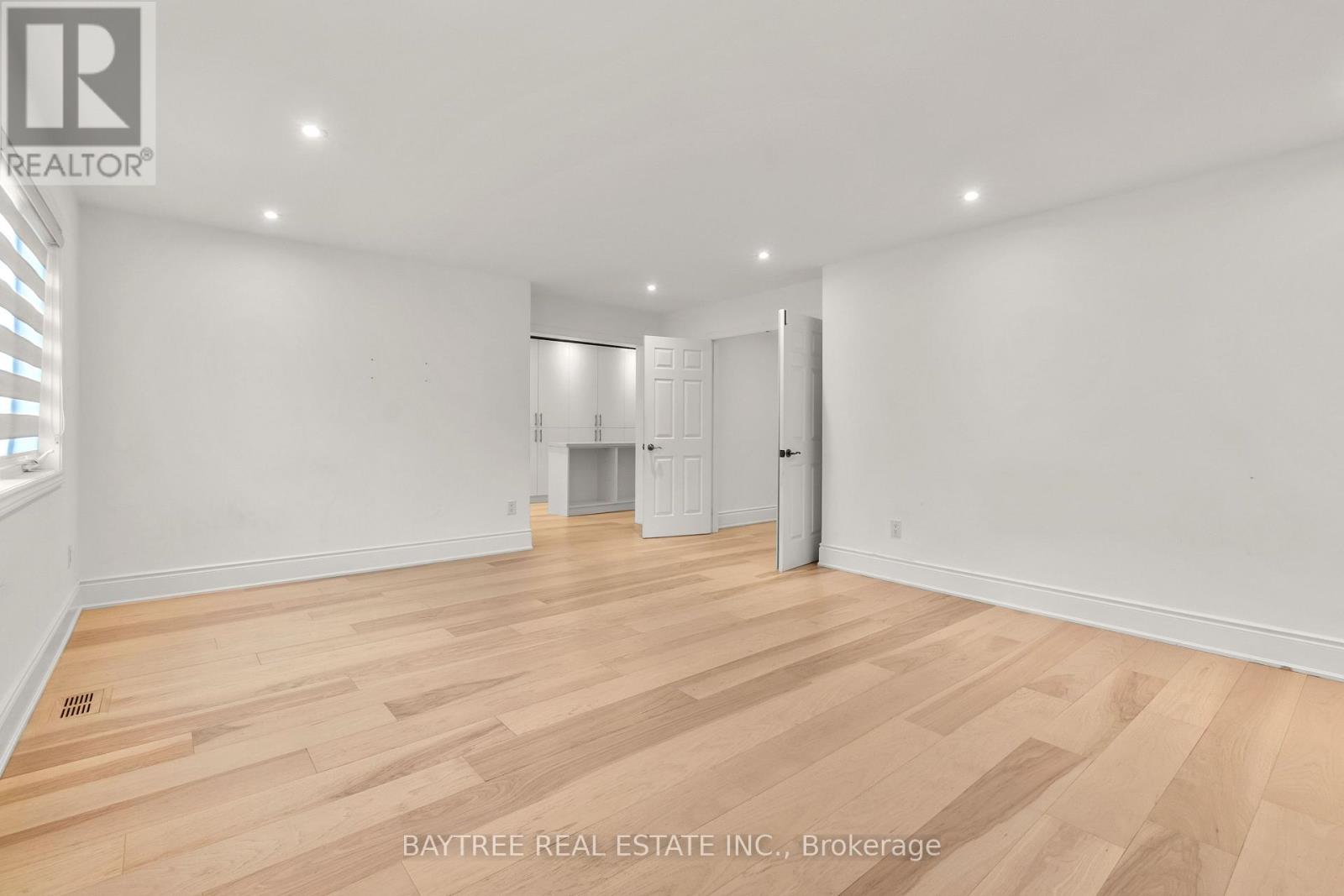162 BATHURST GLEN DRIVE - 13