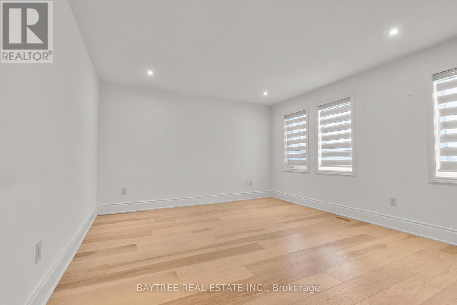162 BATHURST GLEN DRIVE - 19