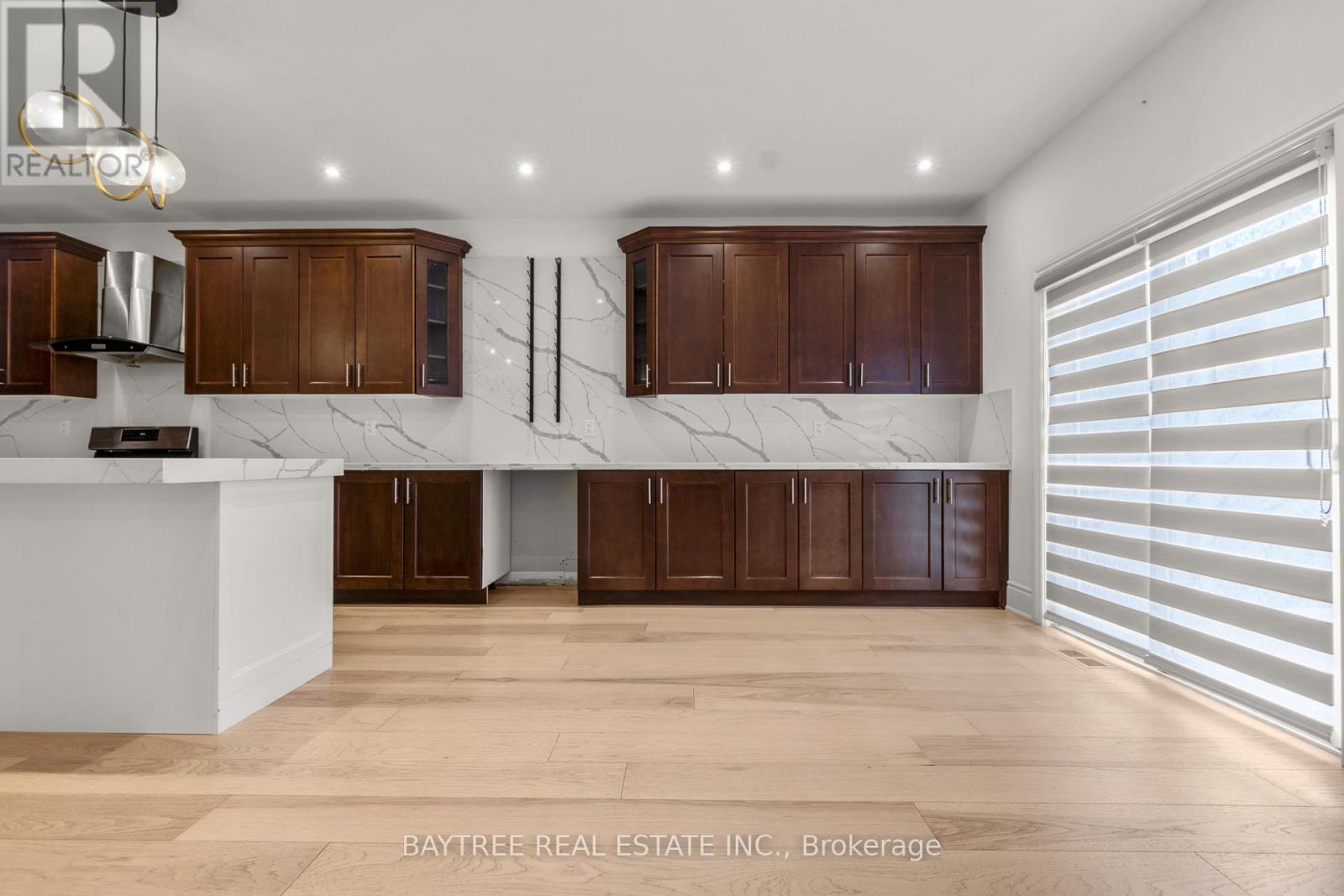 162 BATHURST GLEN DRIVE - 7