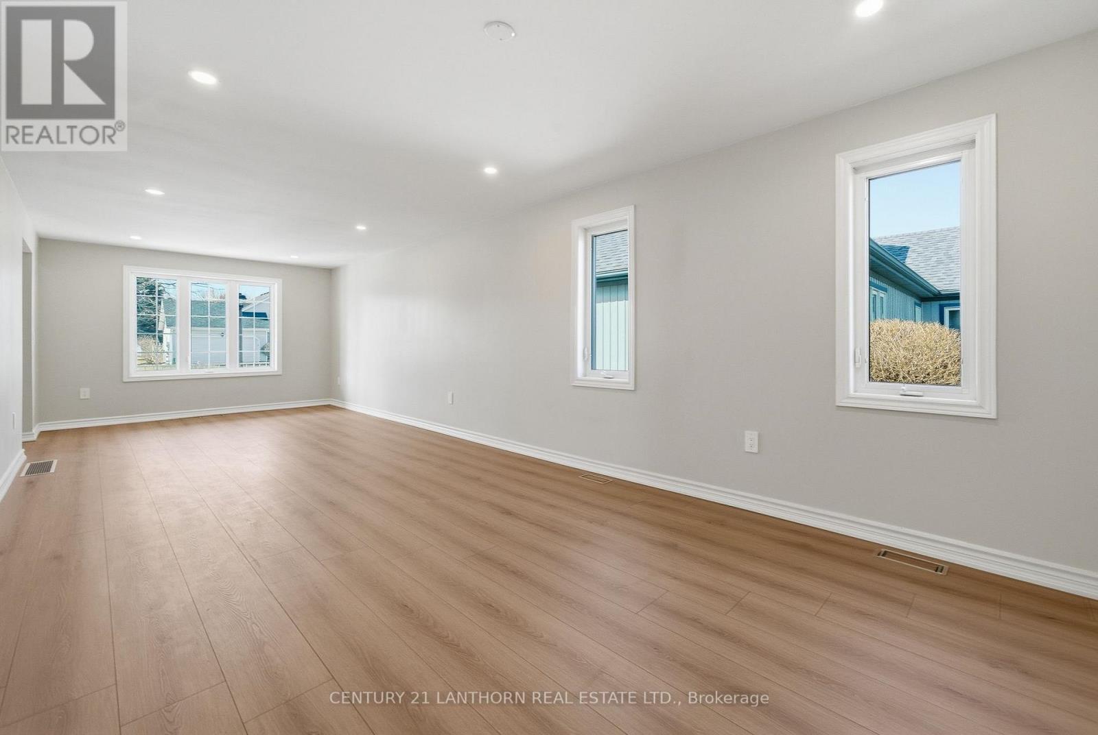 13 NESBITT DRIVE - 33
