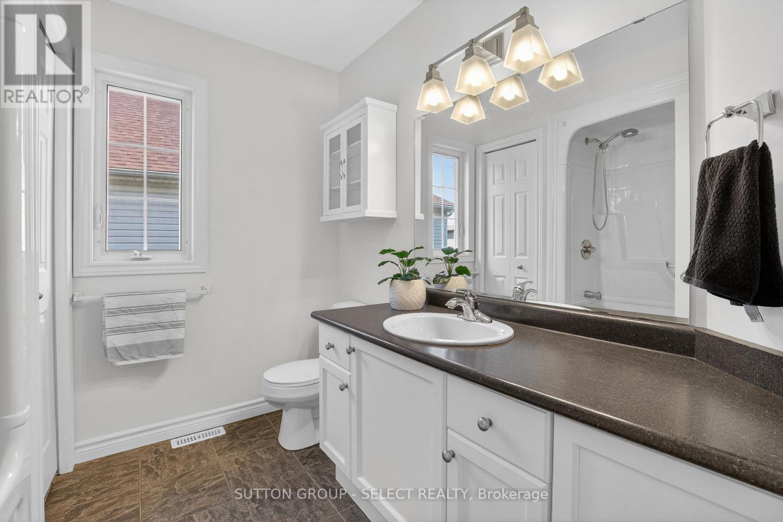 1893 STACKHOUSE CRESCENT - 23
