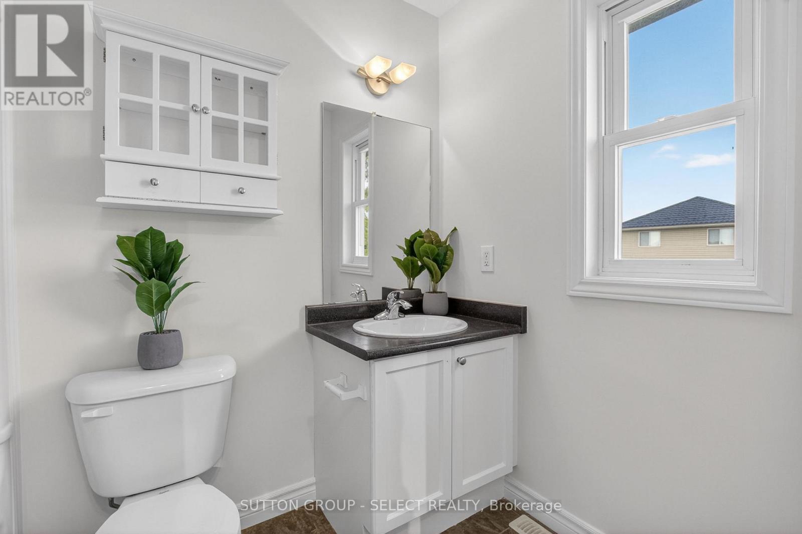 1893 STACKHOUSE CRESCENT - 28