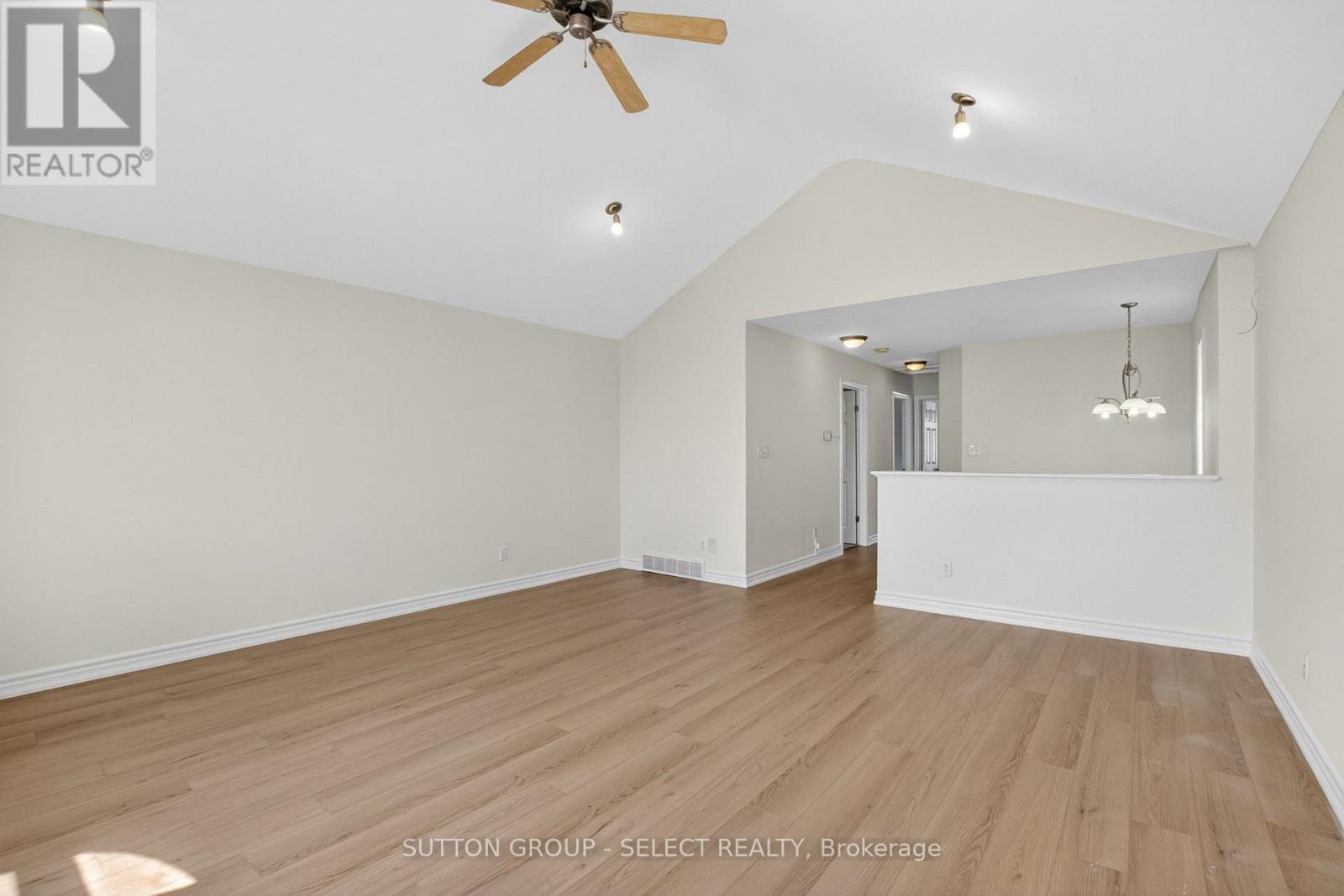 1893 STACKHOUSE CRESCENT - 32