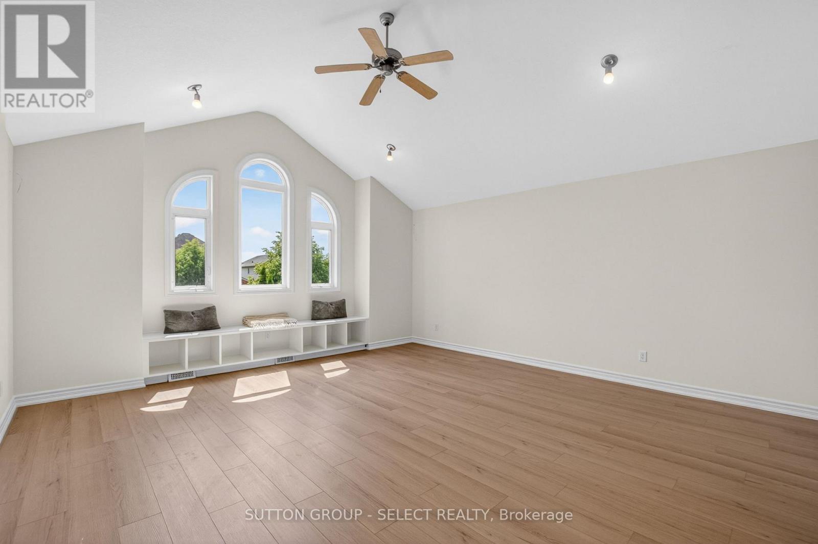 1893 STACKHOUSE CRESCENT - 33