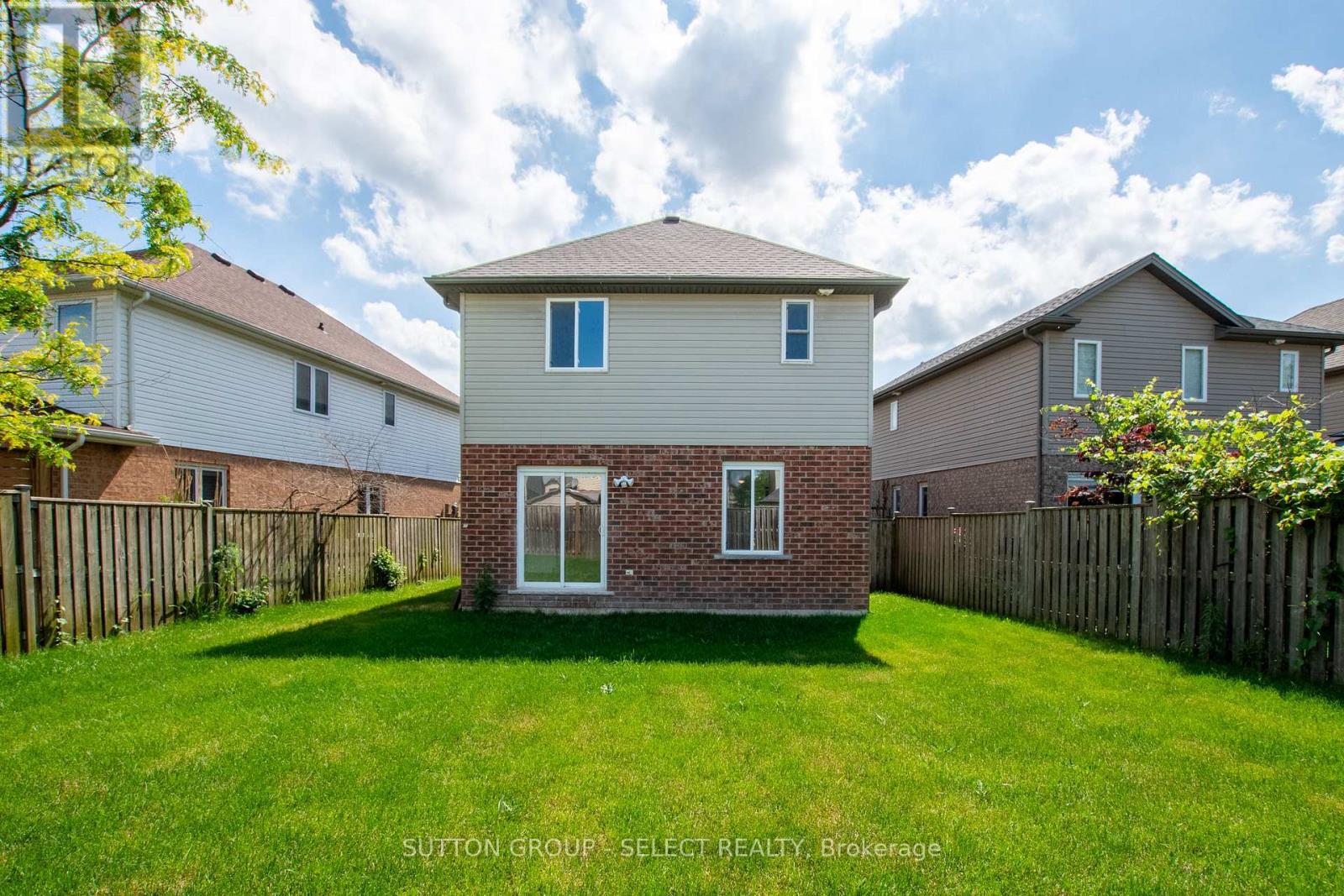 1893 STACKHOUSE CRESCENT - 36