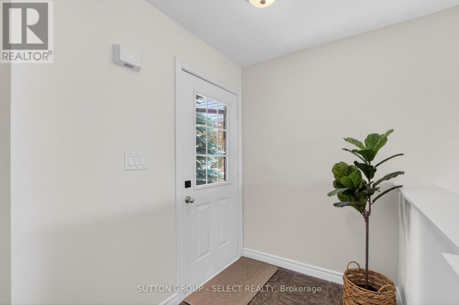 1893 STACKHOUSE CRESCENT - 4