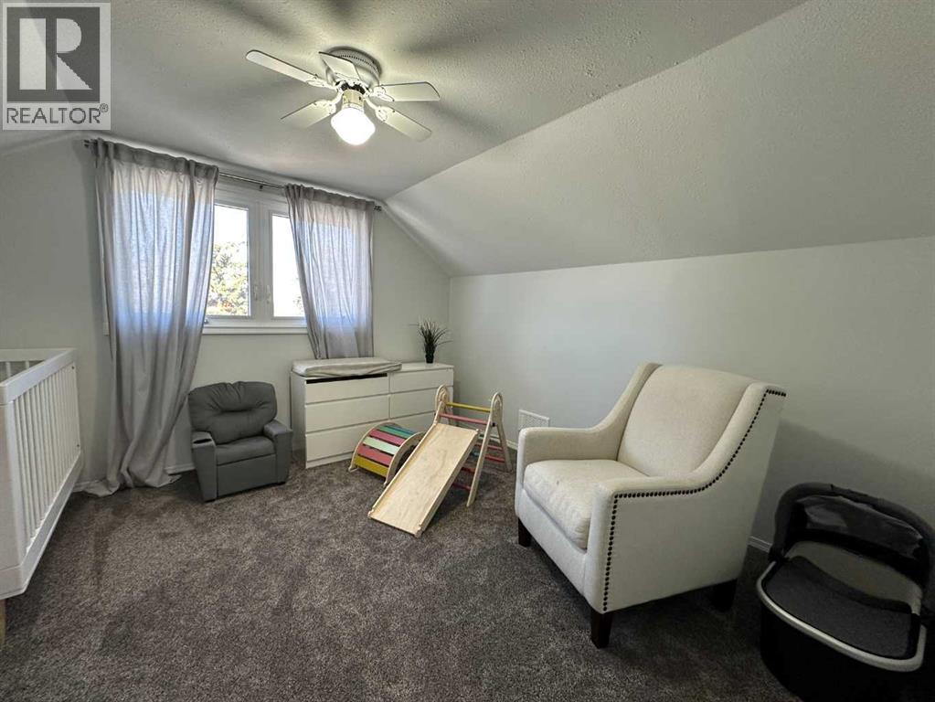 5115 61 Avenue - 17