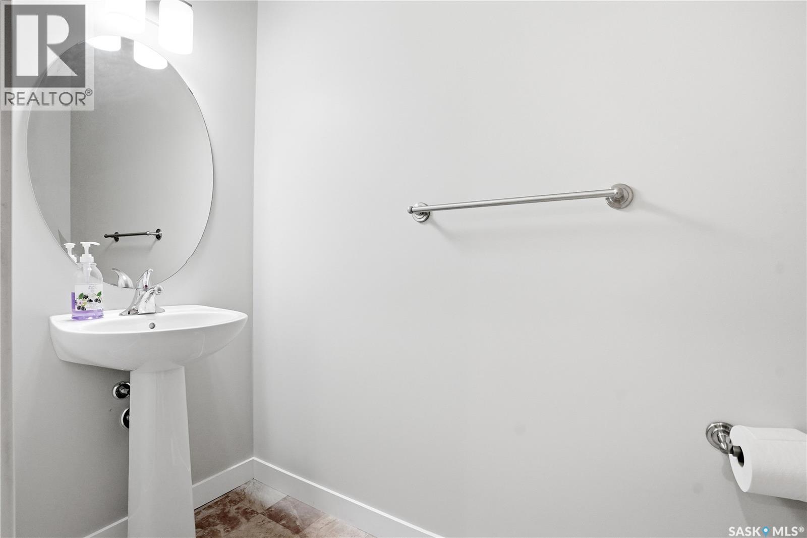 #127 315 DICKSON CRESCENT - 27