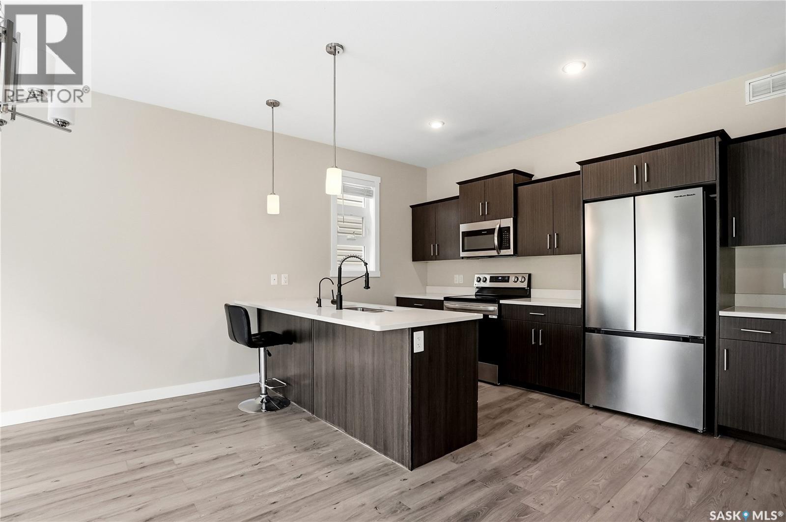 #127 315 DICKSON CRESCENT - 11