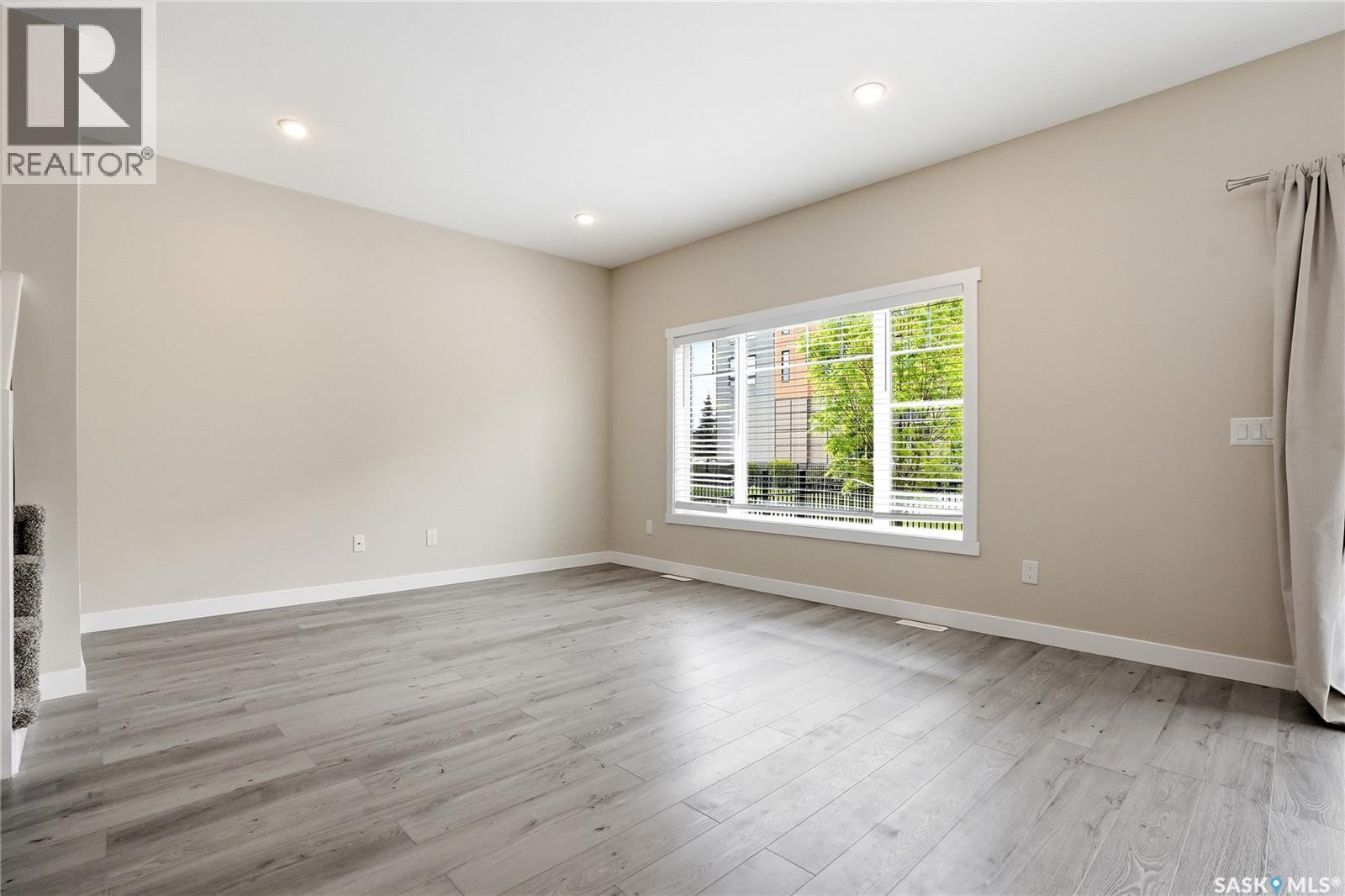 #127 315 DICKSON CRESCENT - 13