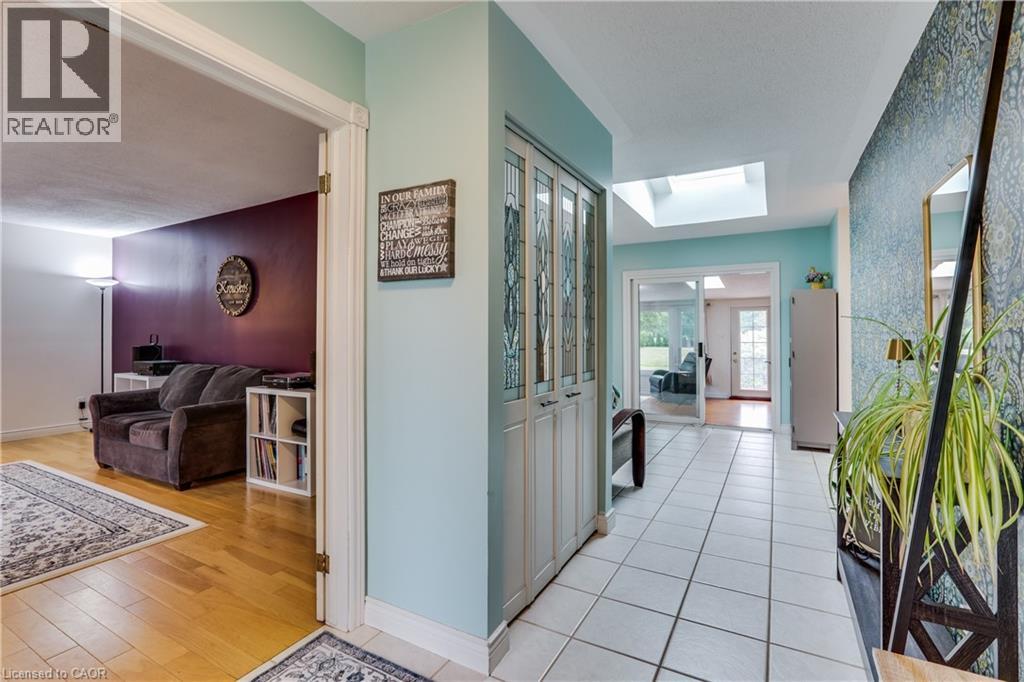 4542 AVENUE Road - Image 4