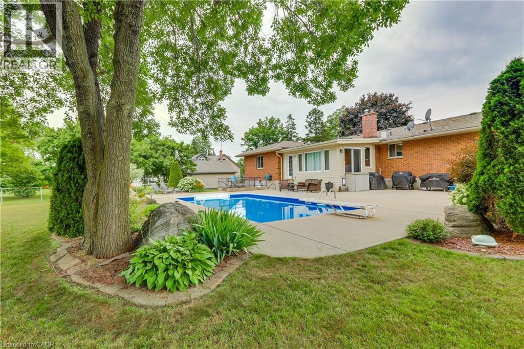4542 AVENUE Road - 40