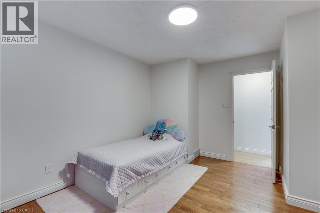 4542 AVENUE Road - 22