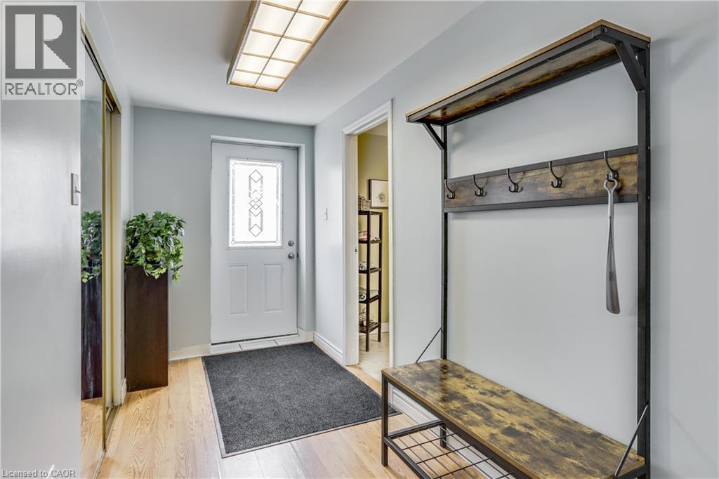 4542 AVENUE Road - 36
