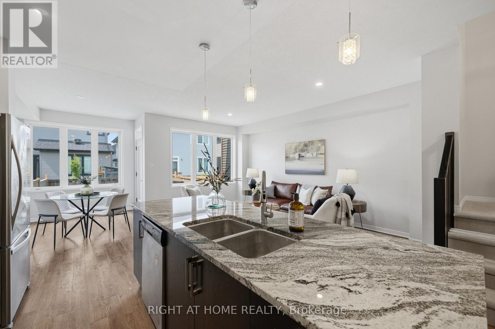 593 EDENWYLDE DRIVE - 11