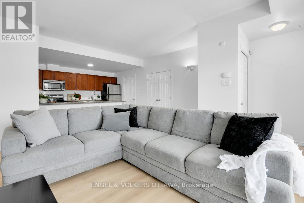#5 165 WATERBRIDGE DRIVE - Image 8
