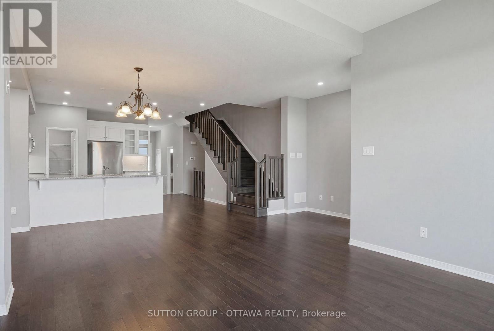 3 Bed, 3 Bath House for Rent in Ottawa – 196 JARDINIERE STREET, Ottawa – MLS# X13580202 - Image 11