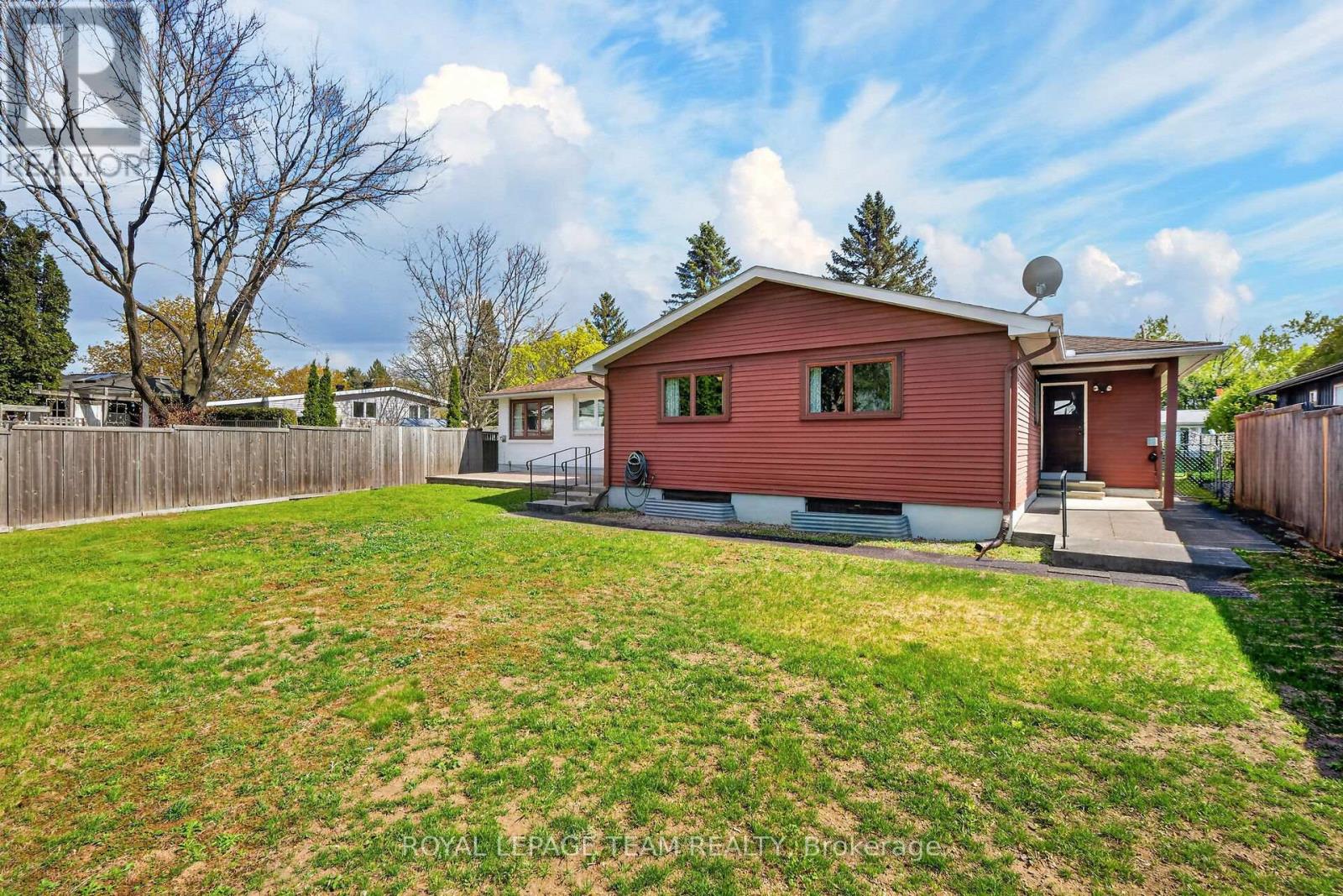 21 LINDHURST CRESCENT - 46