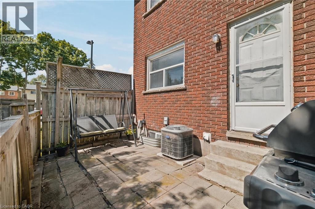 #11 164 JANSEN Avenue - 22