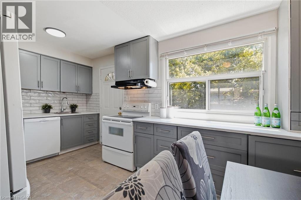 #11 164 JANSEN Avenue - 10