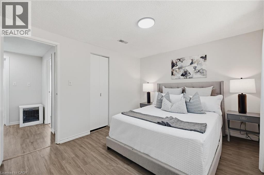 #11 164 JANSEN Avenue - 14