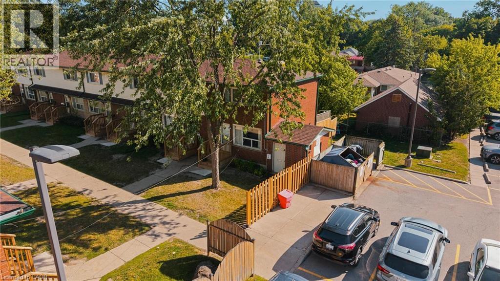 #11 164 JANSEN Avenue - 27