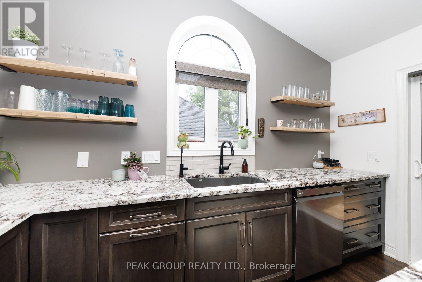 2974 BETHUNE AVENUE - 18