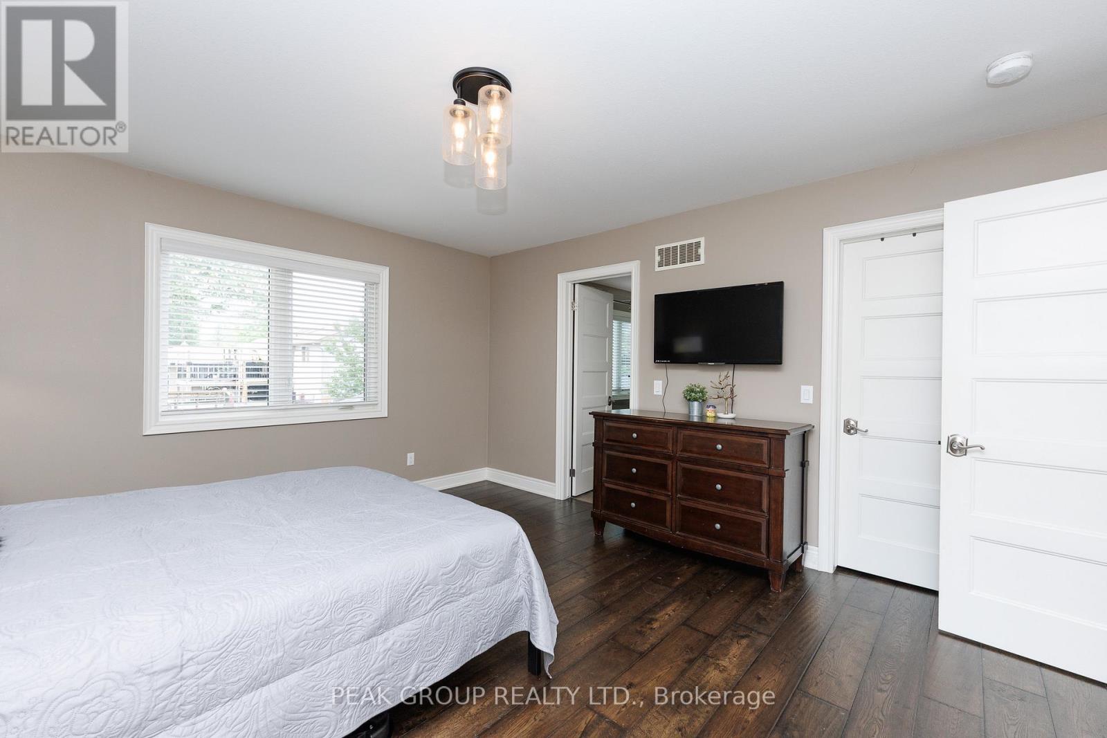 2974 BETHUNE AVENUE - 23