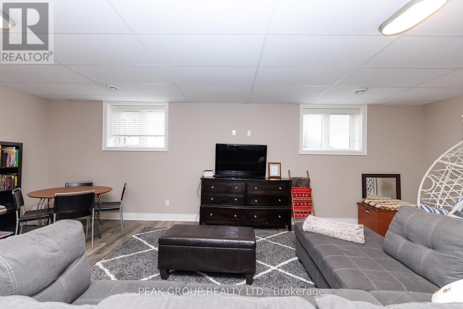 2974 BETHUNE AVENUE - 29