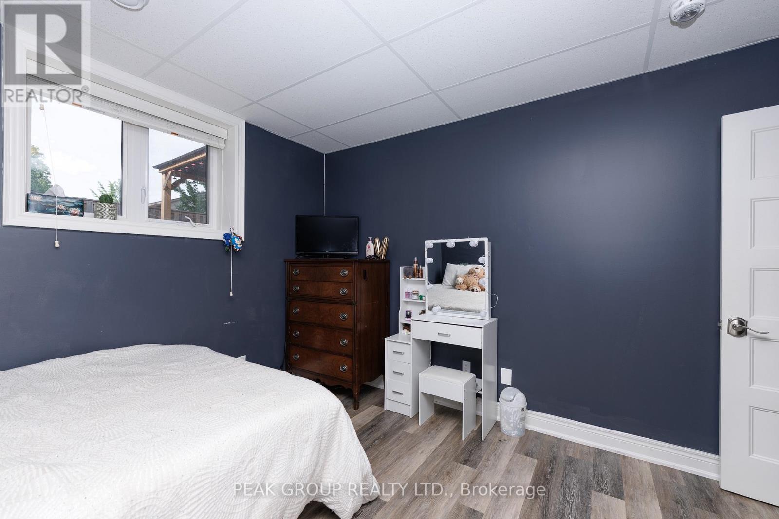 2974 BETHUNE AVENUE - 33
