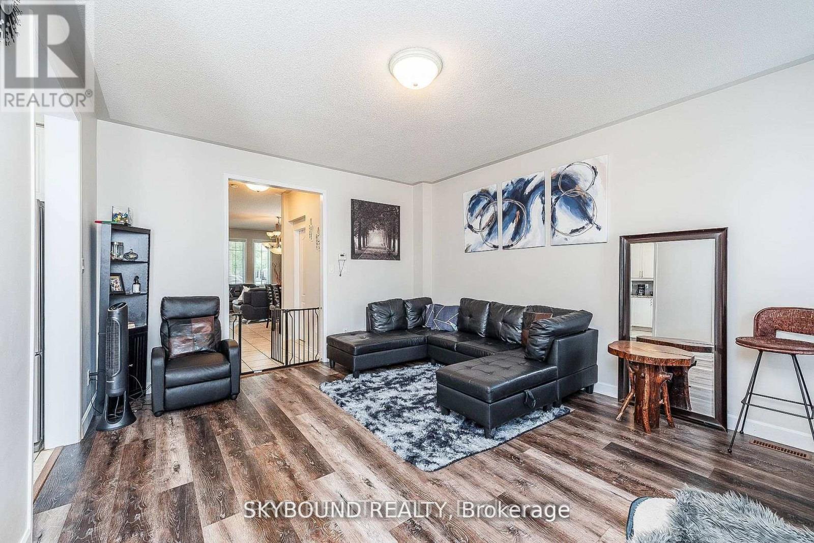 66 SKYLARK DRIVE - 13